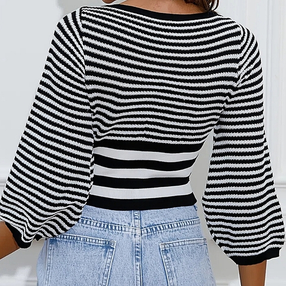 Women's Striped V-neck Crop Sweater - Picture 5 of 5